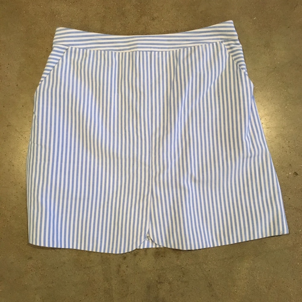 Seersucker Striped skirt with pockets